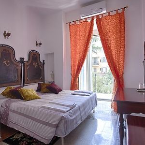 Kamer met een Queen Size Bed